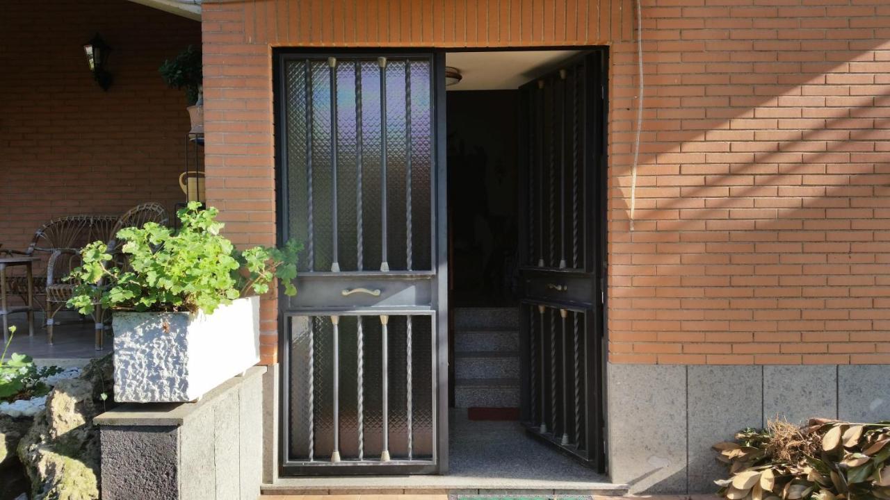 B&B La Magnolia Acilia Exterior foto