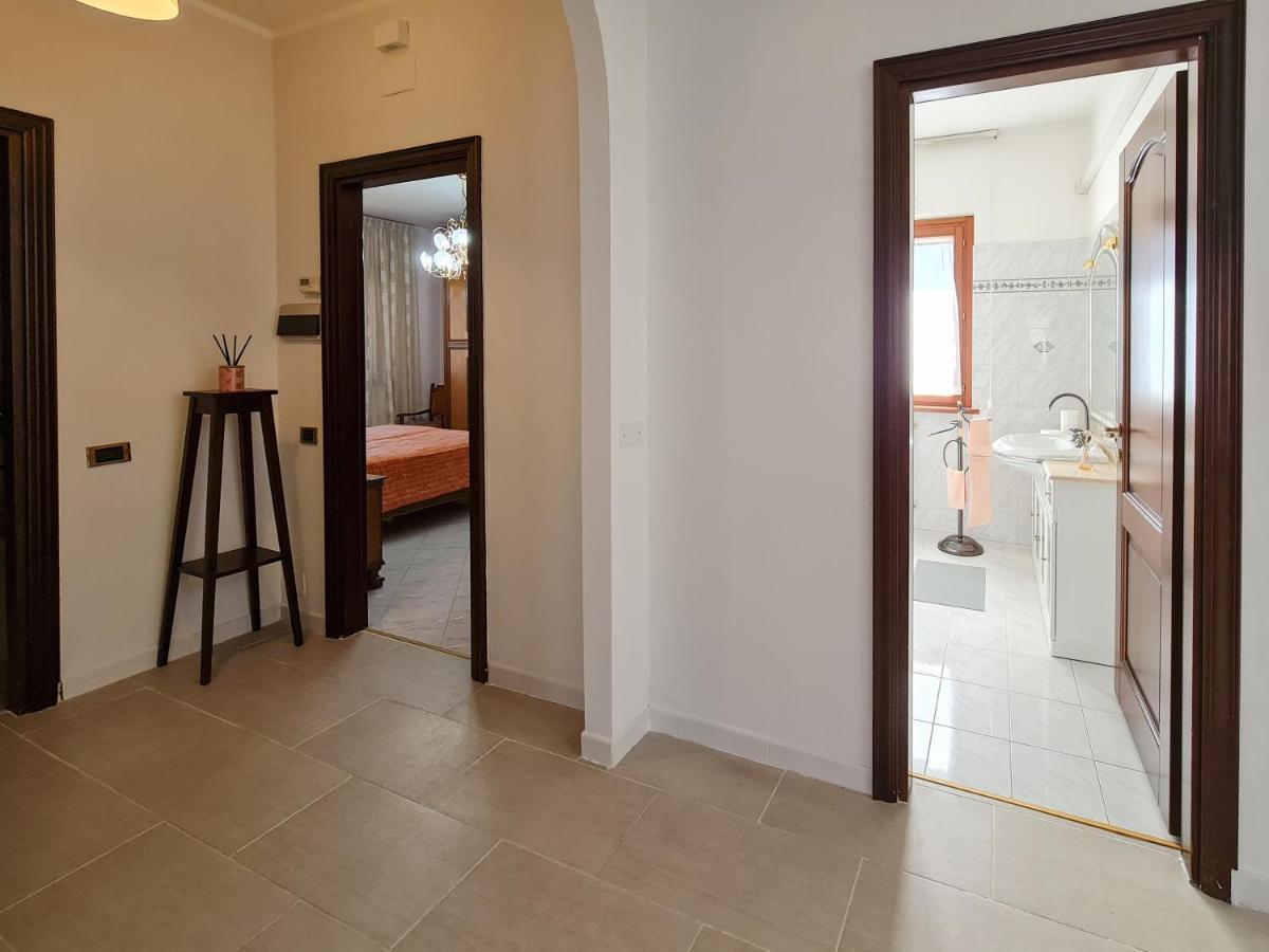 B&B La Magnolia Acilia Exterior foto